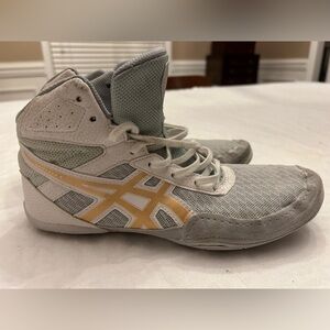 Men’s/Boys ASIC Matflex wrestling shoes, size Men’s 7.5